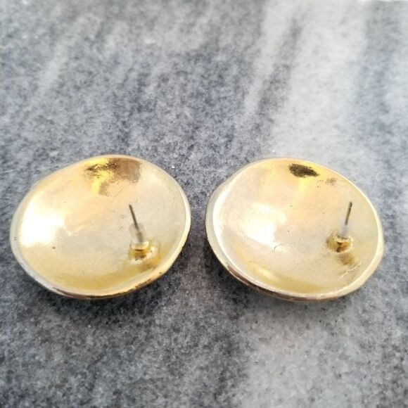 Vintage Retro 80s Green enamel and Gold Tone Post Earrings, Domed Design, Estate - Picture 3 of 6